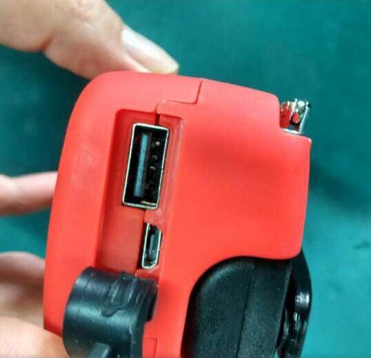 Solar hand crank USB charging radio flashlight - Miami beauty1